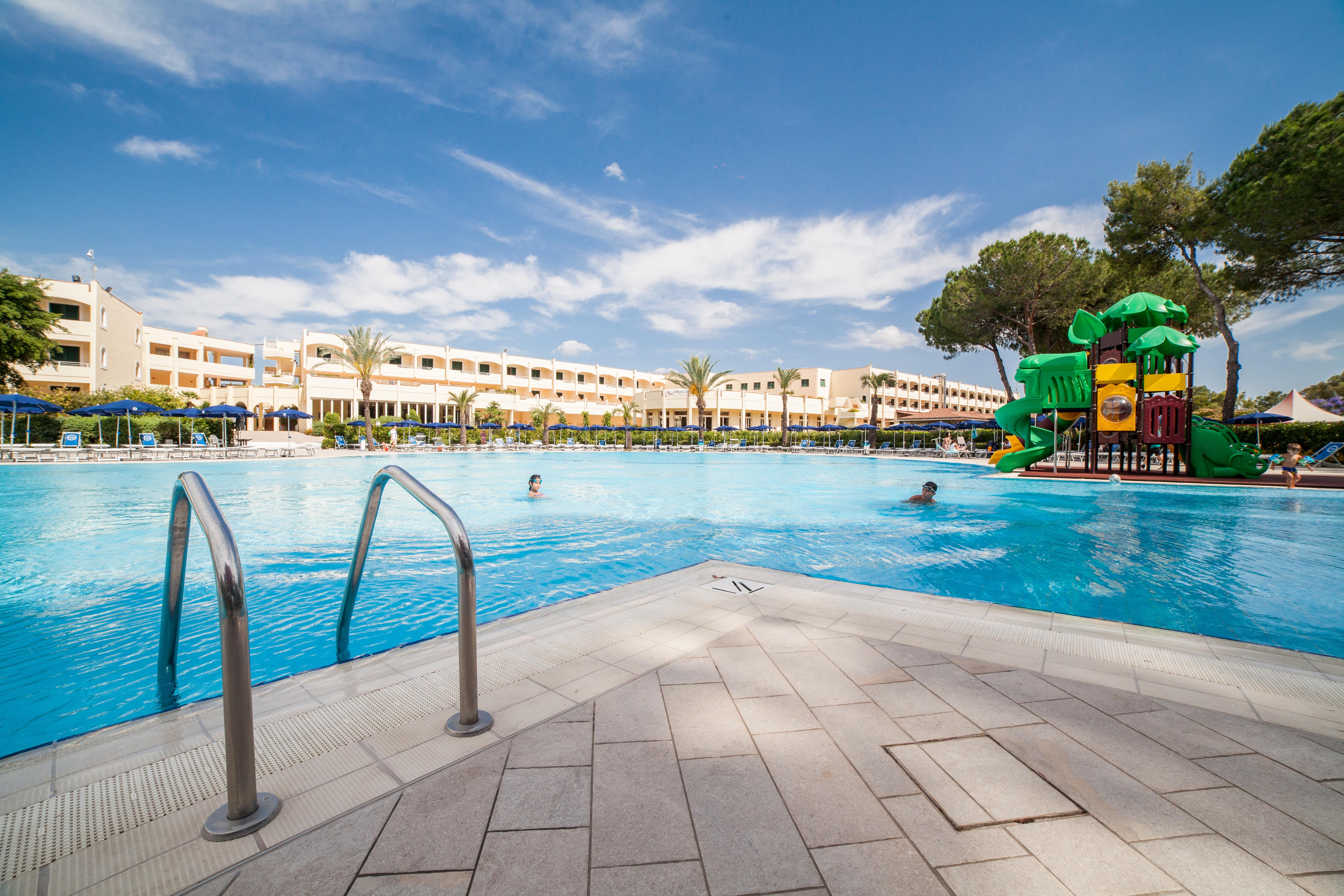 Th Marina Di Pisticci - Ti Blu Village Buitenkant foto